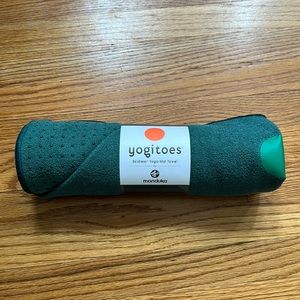 brand new yogitoes yoga mat towel